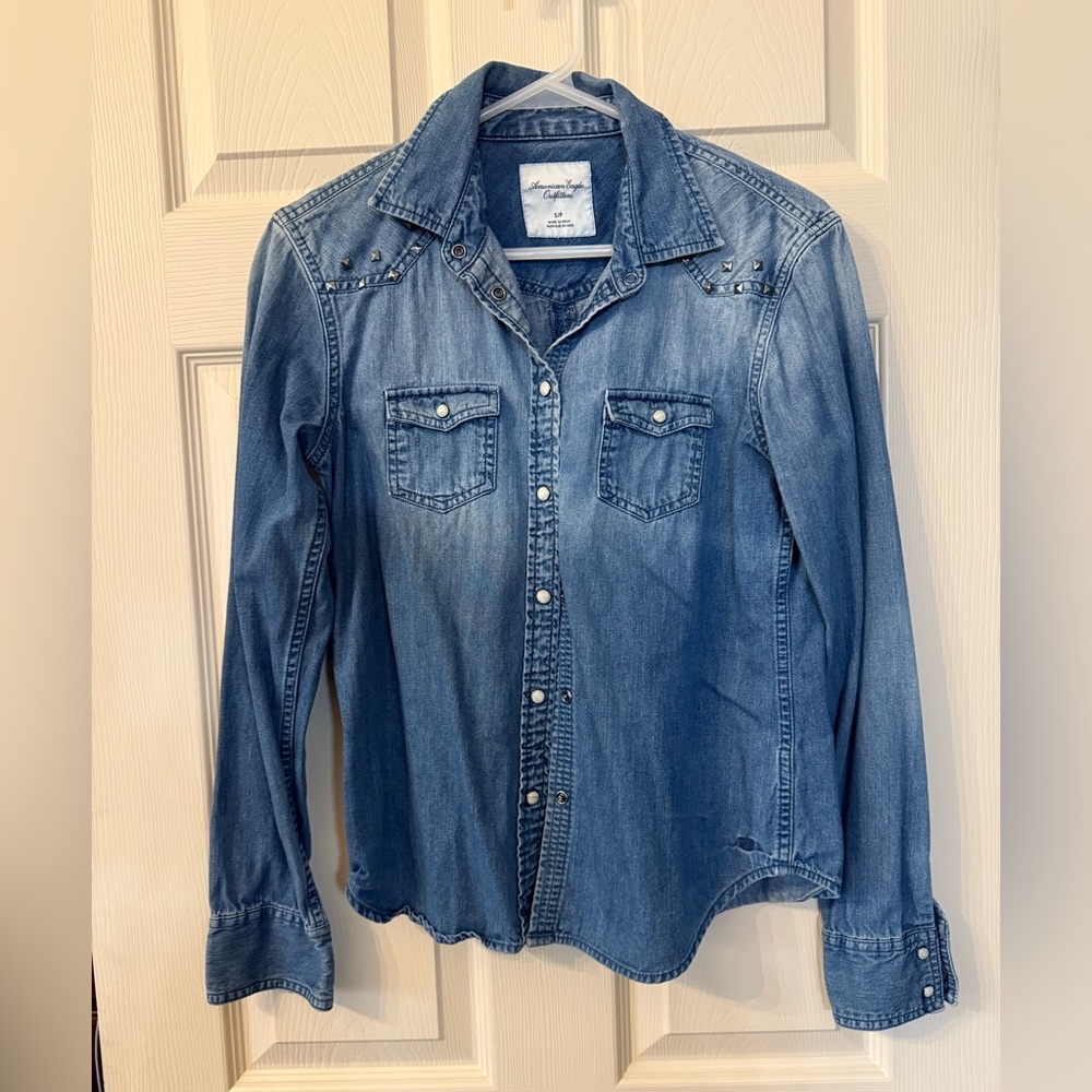💙American Eagle Denim Shirt Size S💙